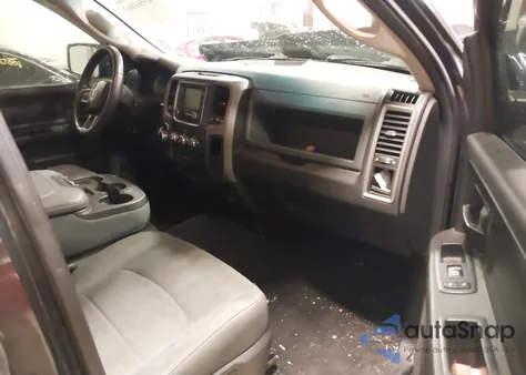 2017 Ram 1500 Express 4X4 5'7 Box z USA, uszkodzony, nr VIN 3C6RR7KT7HG714459